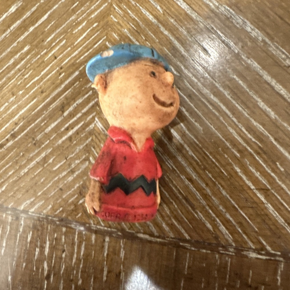 vintage PEANUTS Character-‎ EARLY CHARLIE BROWN FINGER PUPPET